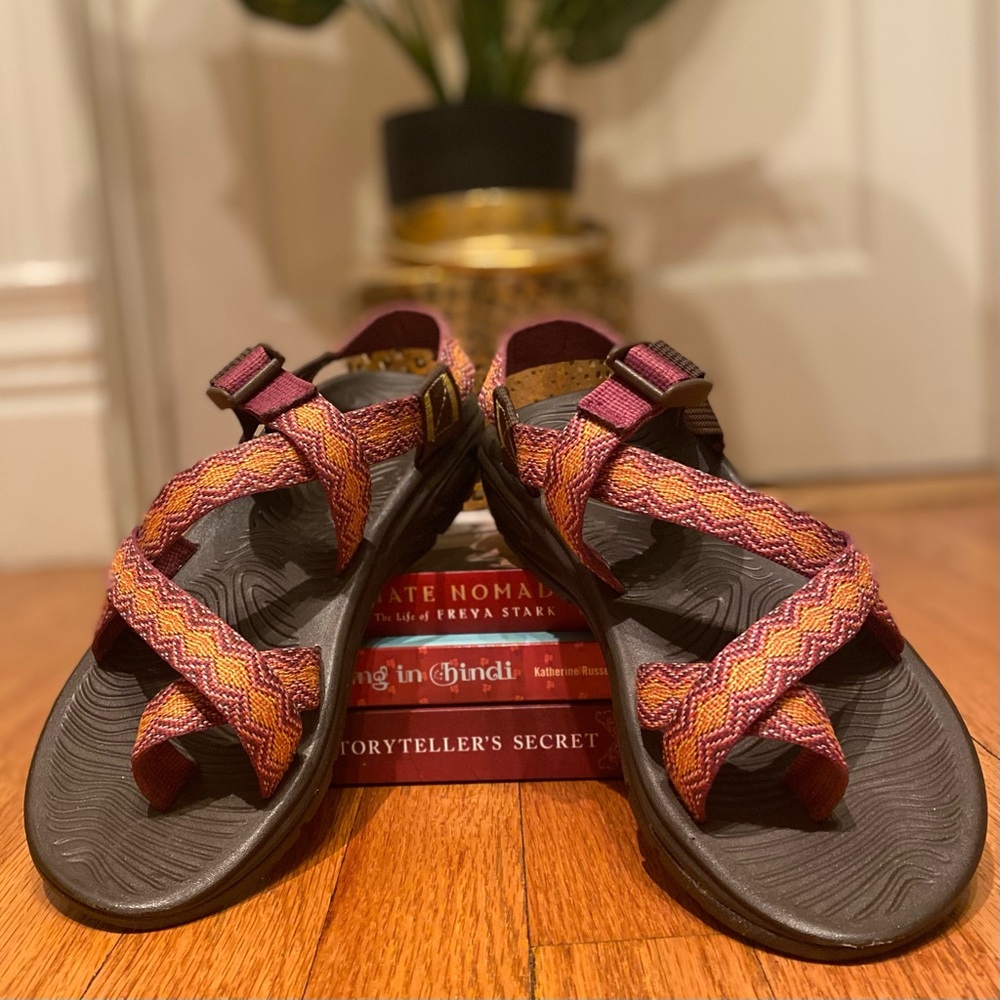 Chaco Z/Volv 2 Pink/Yellow Diamonds Waves - Sz 8